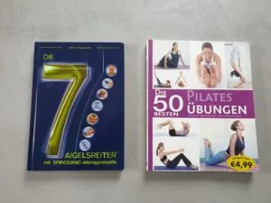 Zwei gute Buecher Dehnen Strecken