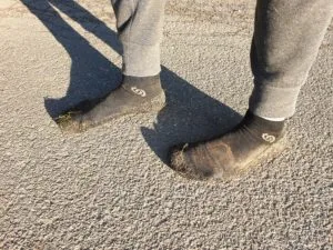 Erfahrung Skinners Schuhe - Socken 2 Barfußsocken auf Teer - Asphalt Straße