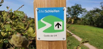 Eifelschleifen - Quelle der Ahr Wanderweg an der Villa Rustica Roderath