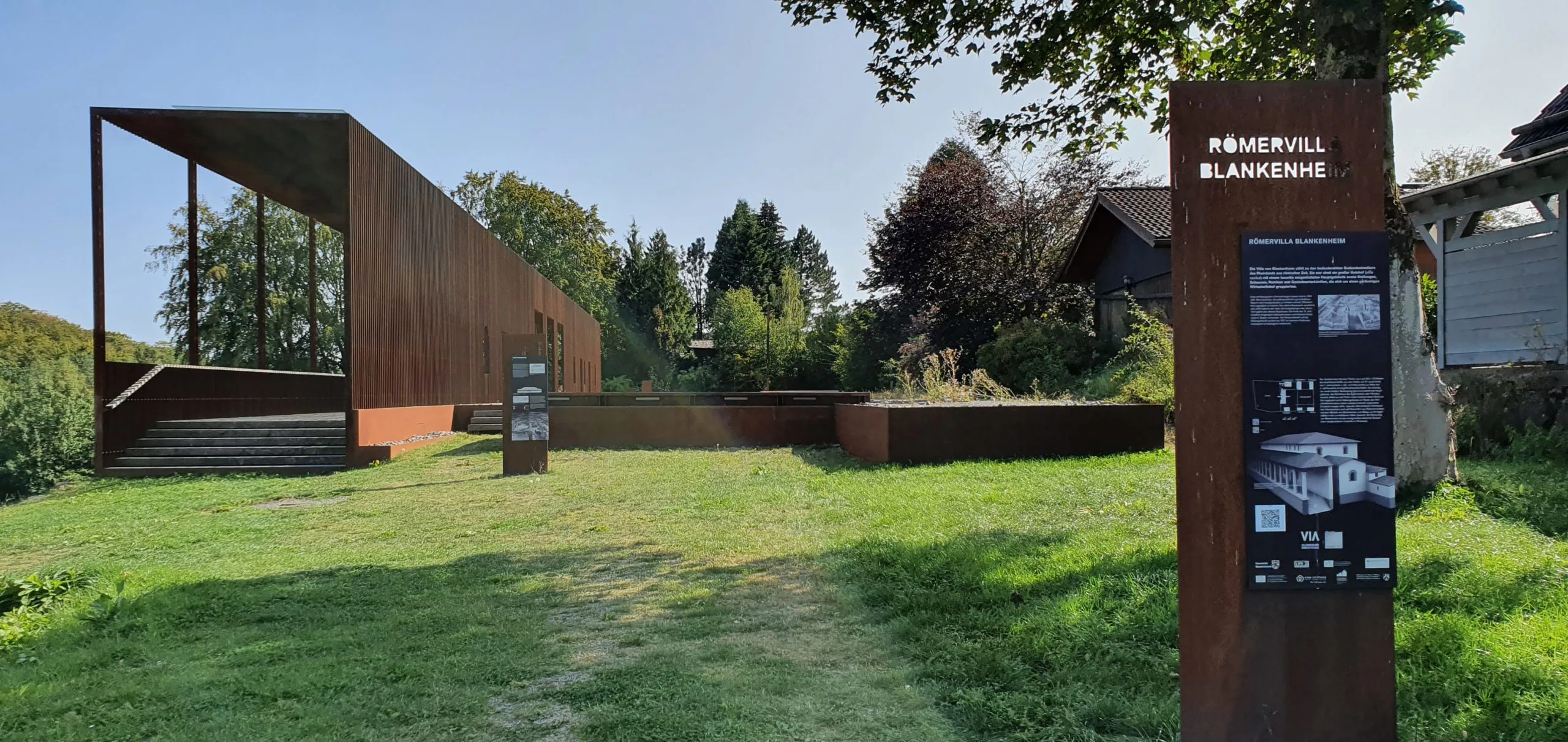 Römervilla Blankenheim rostiges Stahlgerüst