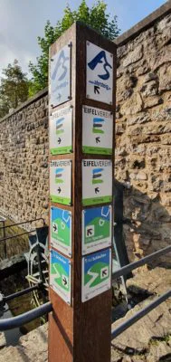Wanderwege Wanderrouten Zeichen