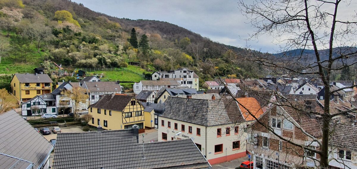Blick über Heimbach Eifel