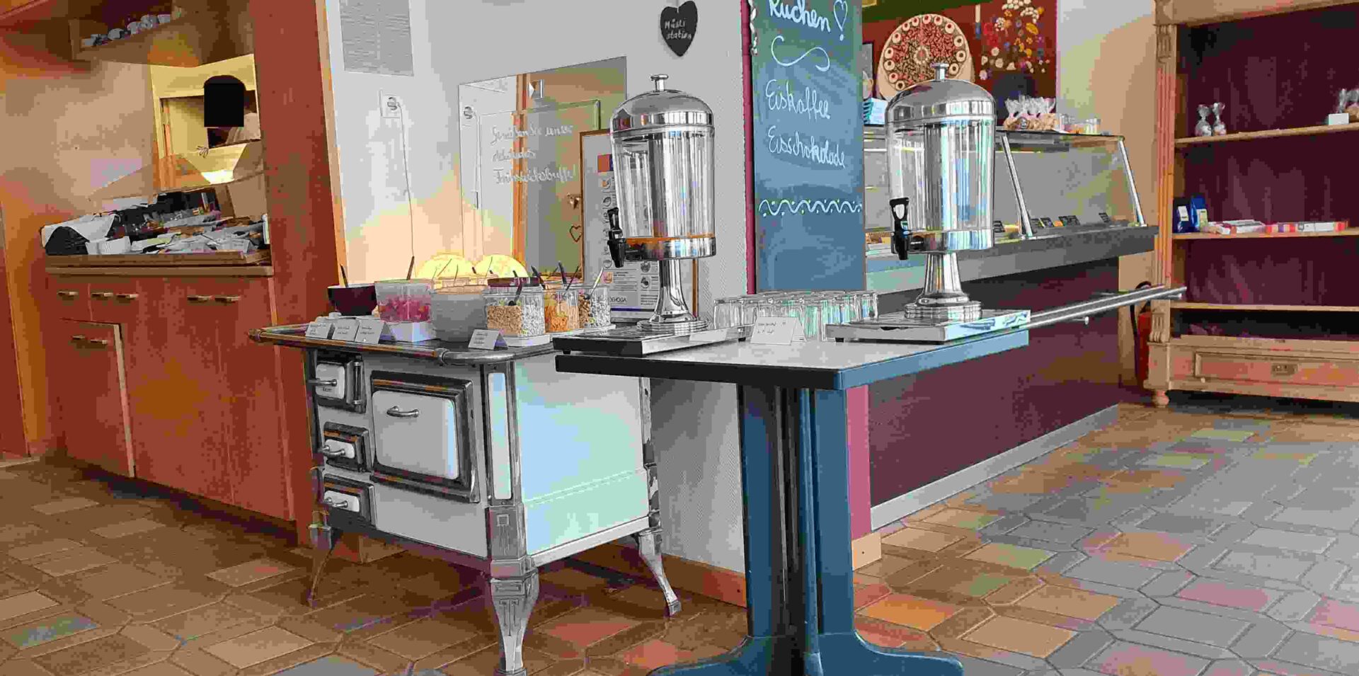 Frühstücksbuffet Rheinbach. Gut günstig Frühstücken 1 Buffet am Morgen bis Mittag